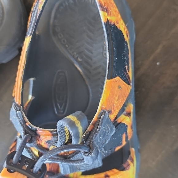 Keen waterproof sandals size 10 in kids - Picture 5 of 6